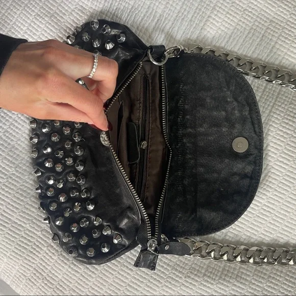 Amazing Leather Studded Bag - Picture 6 of 6